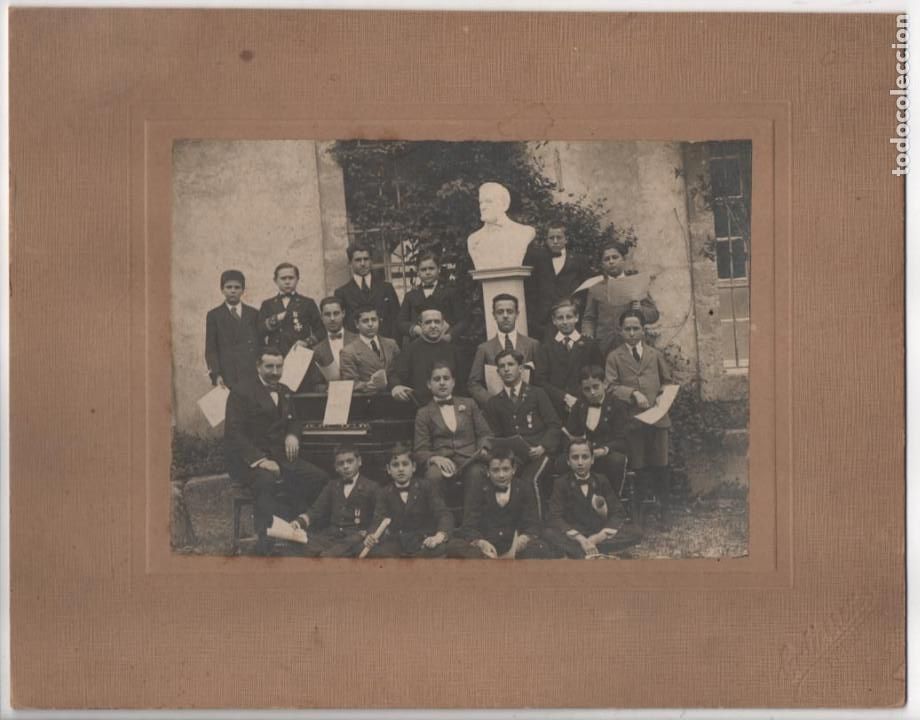 Militaria: FOTO DE GRUPO JUVENIL CON DECORACIONES- MIDE: 25 X 20 C.M.-FOTO:17 X 12 C.M. VER FOTOS