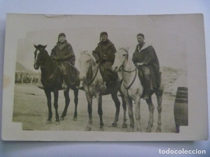 Militaria: GUERRA DE AFRICA : FOTO DE MILITARES DE REGULARES CON CANDORAS Y TARBUSH A CABALLO