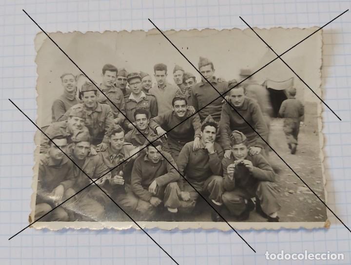 Militaria: Foto de soldados de artiller&iacute;a, a&ntilde;os 50 - 60, 10 x 7 cm