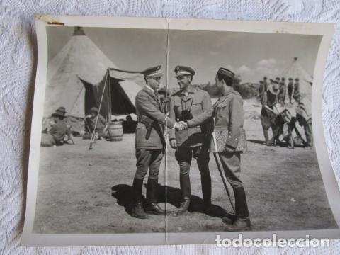 Militaria: FOTOGRAFIA DE RODAJE DE PELICULA MILITARES ESCENA ALHUCEMAS