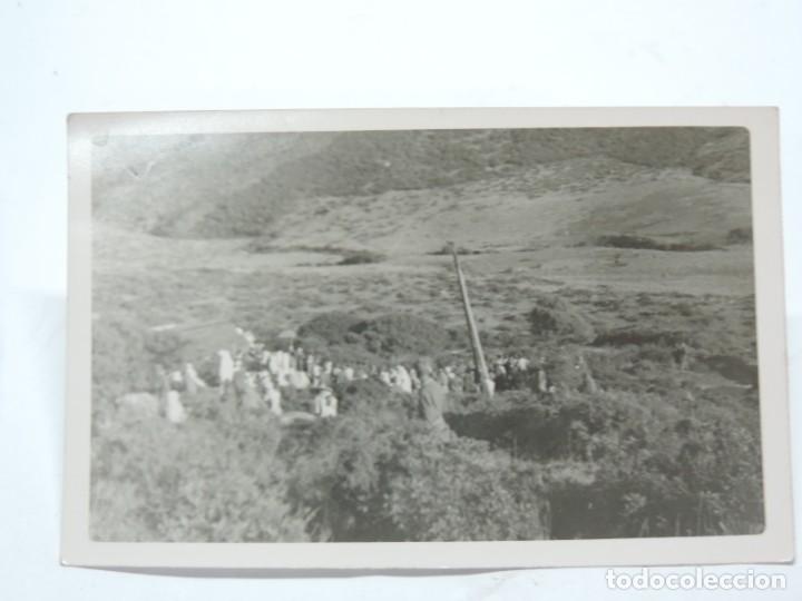 Militaria: FOTOGRAFIA DE BODA MORUNA, CAMPAMENTO, OCTUBRE DE 1947, TAMA&Ntilde;O POSTAL.