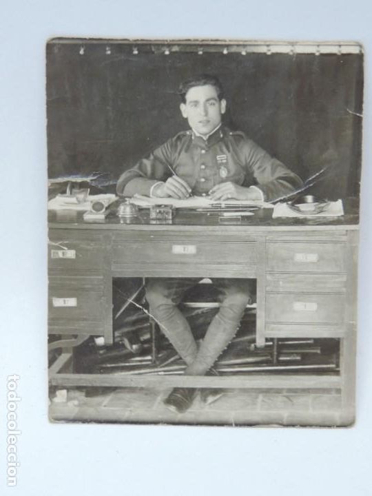 Militaria: FOTOGRAFIA DE SOLDADO DE ARTILLERIA, CONDECORADO, MIDE 10 X 8,5 CMS.