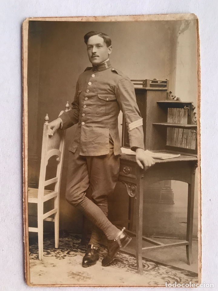Militaria: MILITAR. Fotograf&iacute;a antigua. Cabo del Ej&eacute;rcito Espa&ntilde;ol con espuelas, Regimiento? (h.1920?)