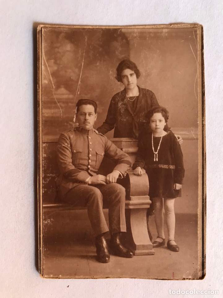 Militaria: MILITAR. Fotograf&iacute;a Familiar para el recuerdo (h.1920?)