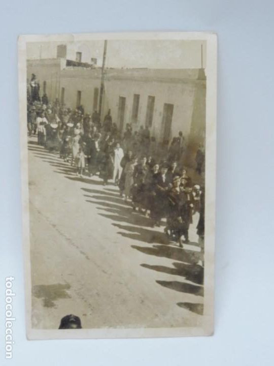 Militaria: FOTOGRAFIA DEL A&Ntilde;O 1937, PARECE QUE PONE TOBRUK (LIBIA), EJERCITO ITALIANO EN UNA PROCESION RELIGIOS
