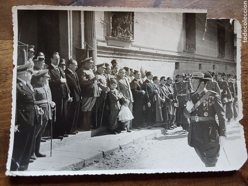 Military Antiques: Foto desfile Guatdia civil y autoridades 1949 Ubeda Baras