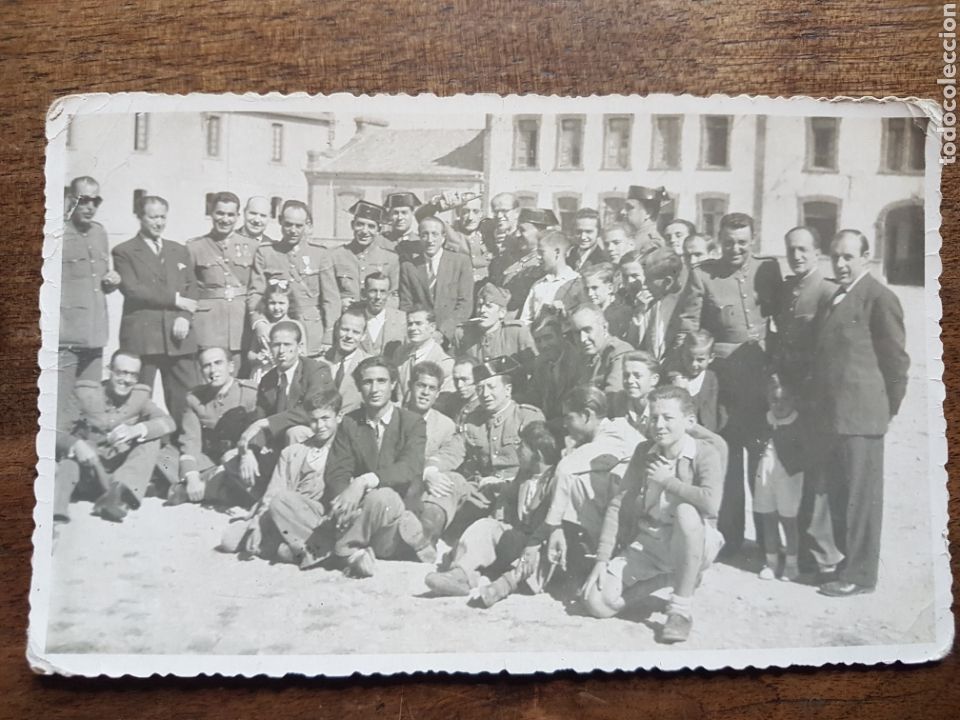 Militaria: Foto guardias civiles academia de Ubeda a&ntilde;os 40 Baras