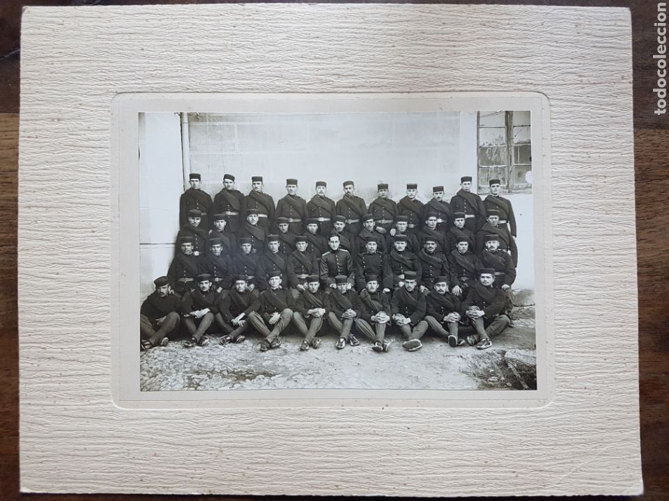 Military Antiques: Gran foto de batallon alfonsino con gorrillo panadero 6 regimiento