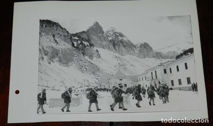 Military Antiques: FOTOGRAFIA DE MANIOBRAS DE LA ACADEMIA GENERAL MILITAR, A&Ntilde;OS 60, MIDE 22 X 15,5 CMS.