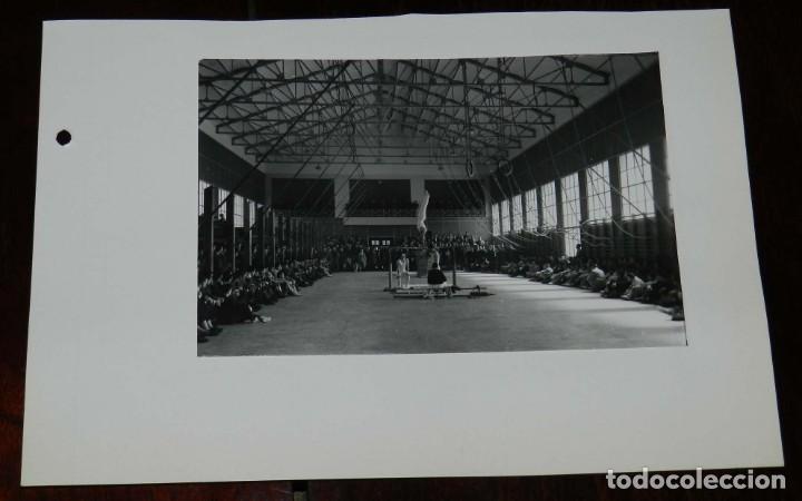 Military Antiques: FOTOGRAFIA DE CLASES DE GIMNASIA DE LA ACADEMIA GENERAL MILITAR, A&Ntilde;OS 60, MIDE 22 X 15,5 CMS.