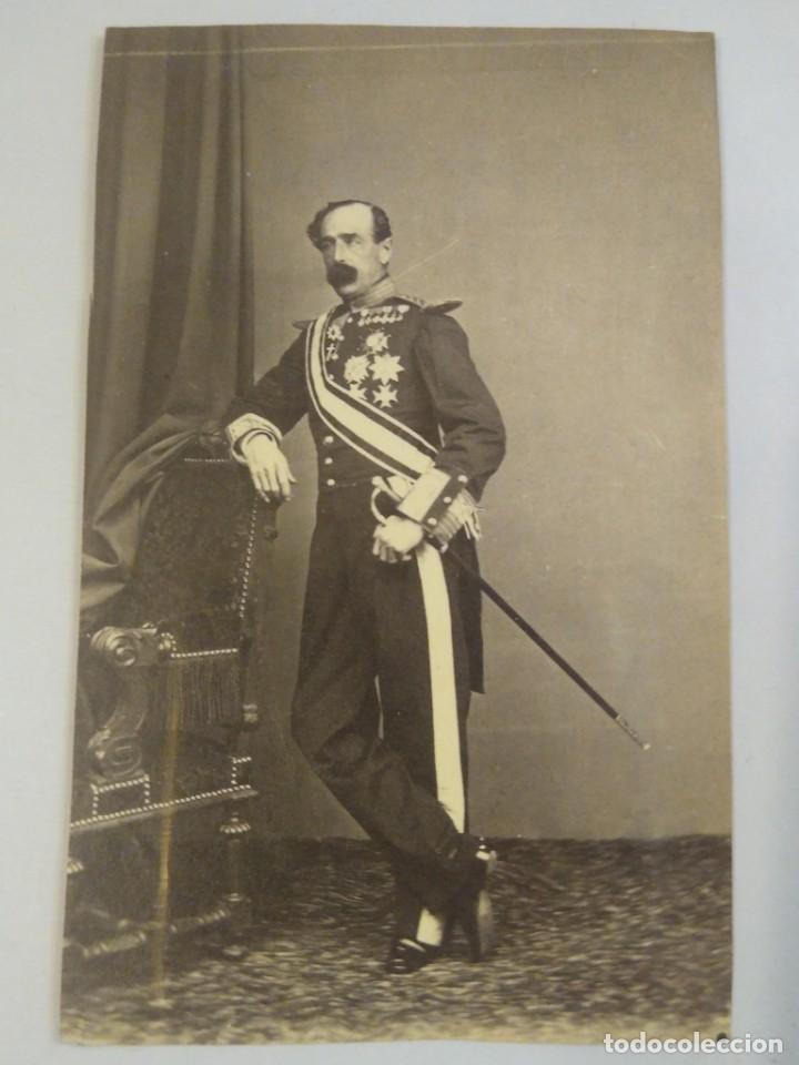 Militaria: Alb&uacute;mina tarjeta de visita fotograf&iacute;a militar Marqu&eacute;s de Villavieja. siglo XIX. No figura fotografo.