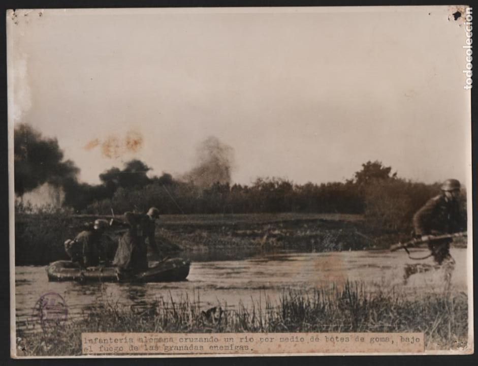 Militaria: MARCA FOTOGRAFIA DE R D Y -BARCELONA- TROPAS ALEMANAS AVANZANDO SOBRE U,SOVIETICA- MIDE: 24 X 18 C.M