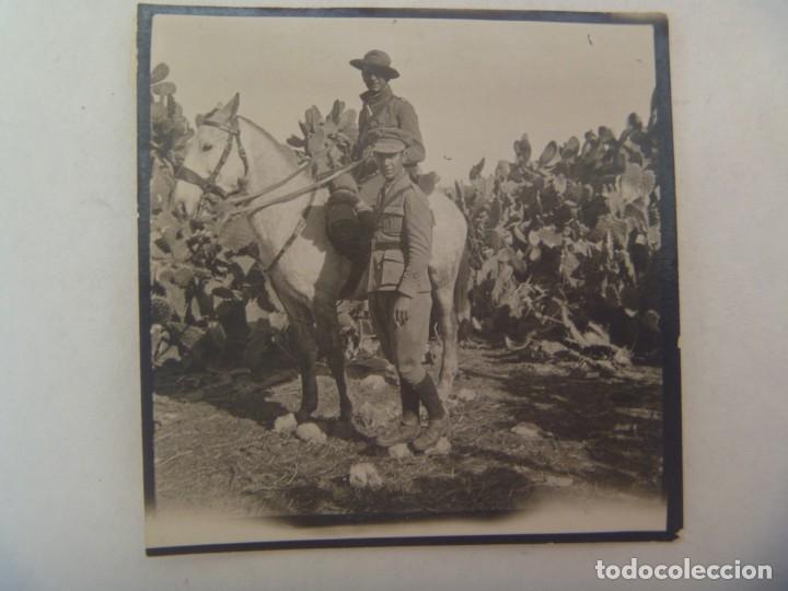 Military Antiques: GUERRA DE AFRICA : FOTO DE DOS MILITARES DE REGULARES , UNO A CABALLO