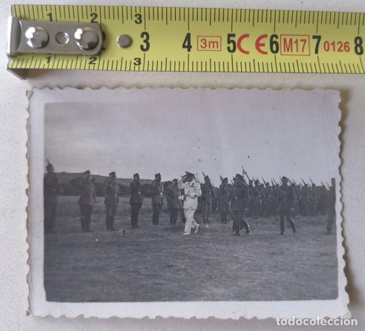 Military Antiques: Antigua Fotograf&iacute;a General &Aacute;lvarez Serrano pasa revista a la tropa - Militar - A&ntilde;o 1951