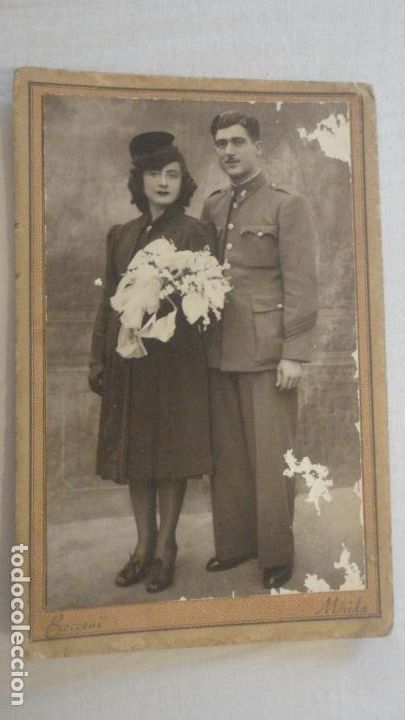 Militaria: ANTIGUA FOTOGRAFIA.MILITAR EN BODA.FOTO BOCCONI.MERIDA. A&Ntilde;OS 30?