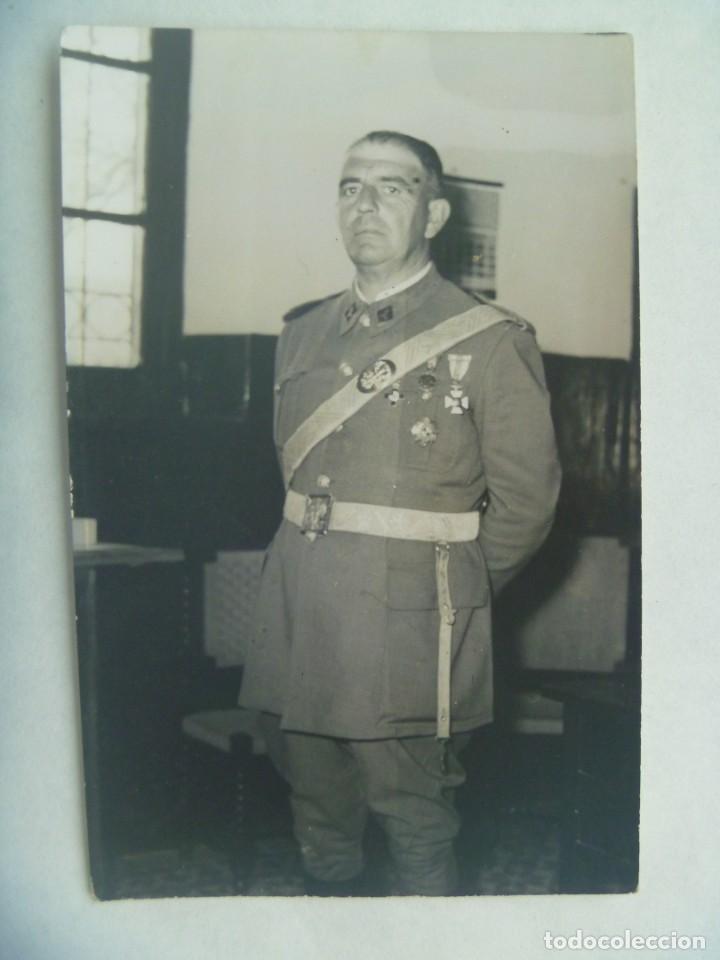 Military Antiques: FOTO DE OFICIAL DE INGENIEROS CON BANDOLERA, VETERANO GUERRA CIVIL