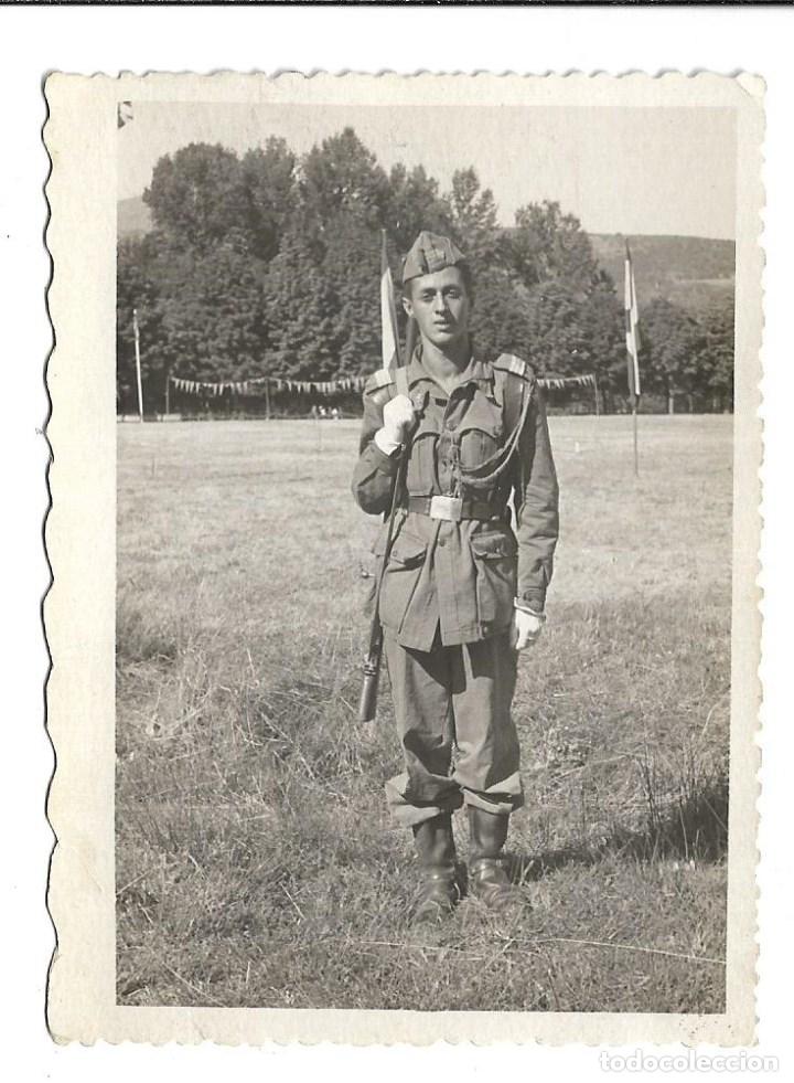 Militaria: BONITA FOTOGRAFIA ANTIGUA DE - UN MILITAR - FOTO - M SAINZ - DEDICADA EL 1- 8 - 1.948