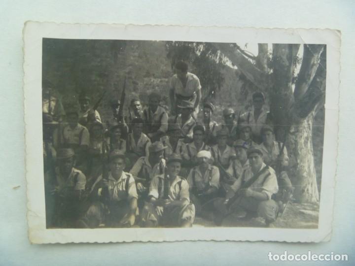 Militaria: FOTO DE GRUPO DE MILITARES DE REGULARES , AL MENOS DOS NATIVOS CON TURBANTE. DE CASA ROS