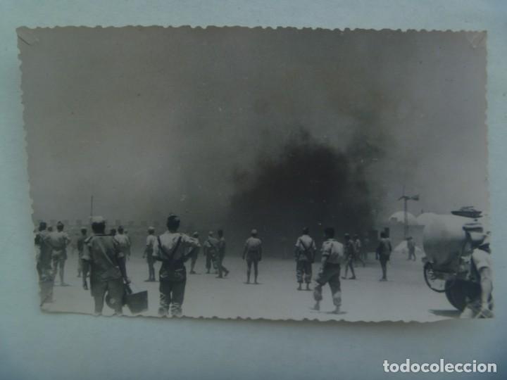 Militaria: LA LEGION : FOTO DE UNA EXPLOSION EN UN CUARTEL EN EL SAHARA