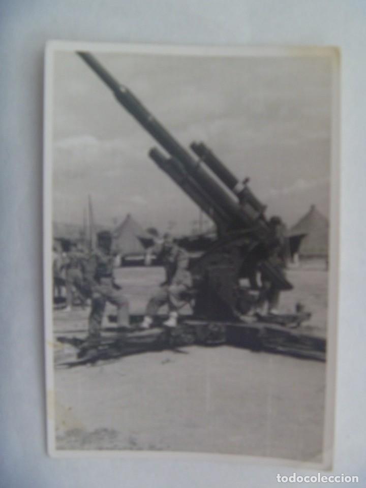 Militaria: FOTO DE MILITARES POSANDO JUNTO A UN CA&Ntilde;ON ANTIAEREO DE 8 X 8 ALEMAN