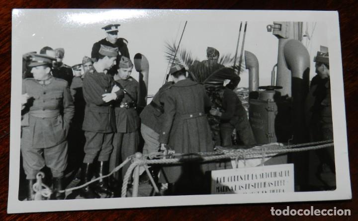 Militaria: FOTO POSTAL DE LA DESPEDIDA O ENTIERRO DE AUTORIDAD MILITAR, A&Ntilde;OS 40, NO CIRCULADA.