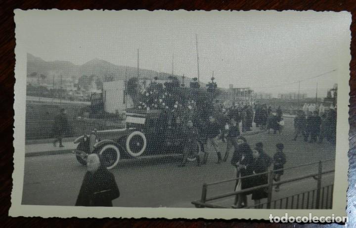 Militaria: FOTO POSTAL DE LA DESPEDIDA O ENTIERRO DE AUTORIDAD MILITAR, A&Ntilde;OS 40, NO CIRCULADA.