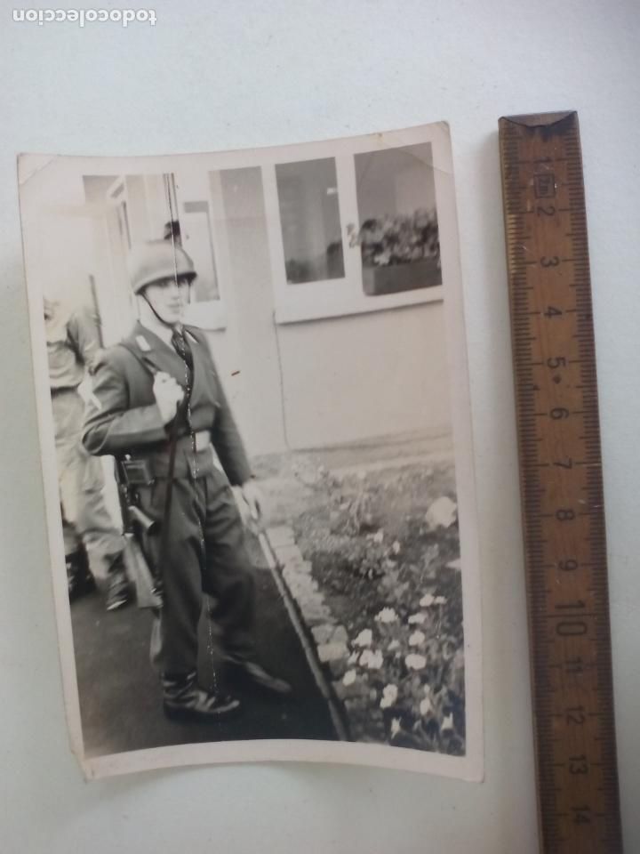 Militaria: FOTOGRAFIA. MILITAR, SOLDADO CREO QUE ALEMANIA, A&Ntilde;OS 60 ?