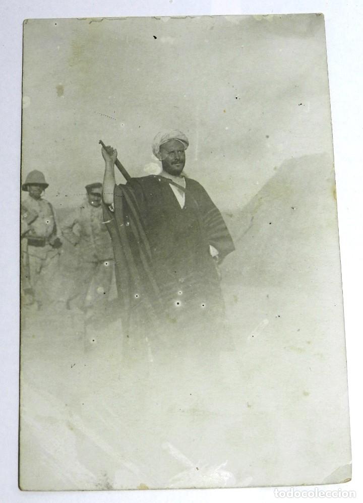 Militaria: FOTOGRAFIA DE LA CAMPA&Ntilde;A DE MELILLA, TRAJE DE RAYADILLO Y SALACOT, TAMA&Ntilde;O POSTAL.