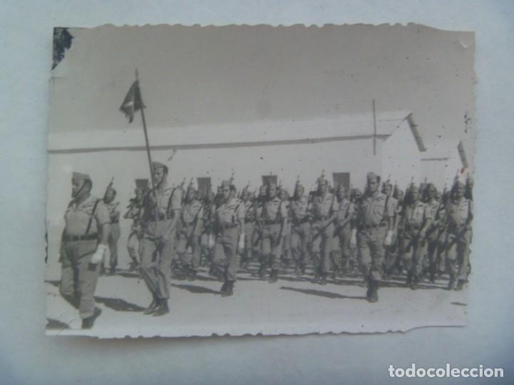 Militaria: LA LEGION : FOTO DE LEGIONARIOS DESFILANDO. SAHARA