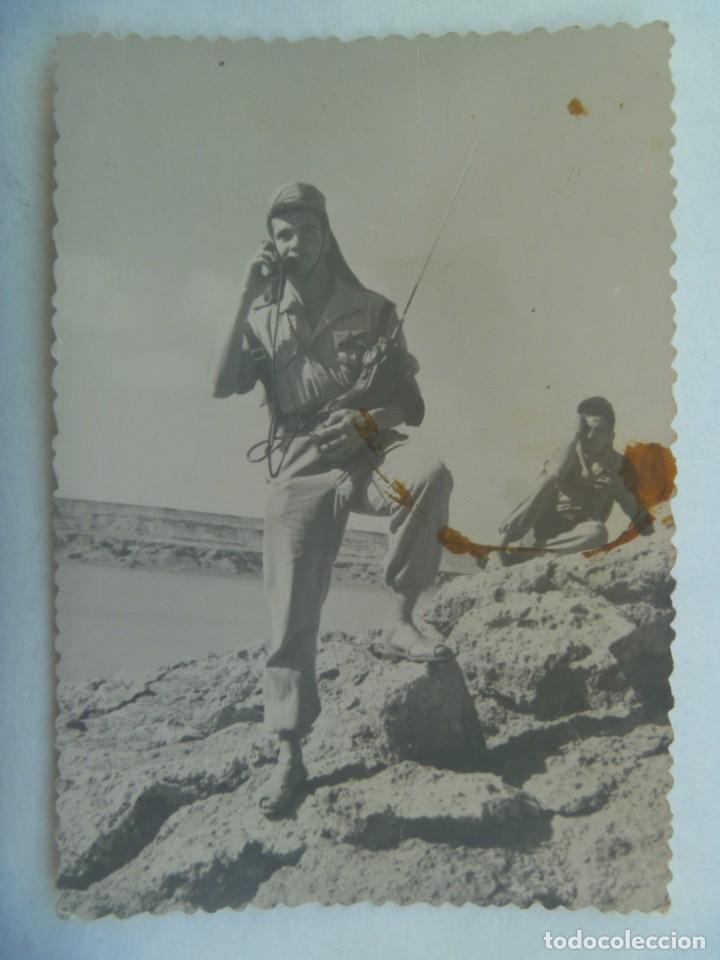 Militaria: LA LEGION : FOTO DE LEGIONARIO CON SIROQUERA Y TELEFONO DE CAMPA&Ntilde;A