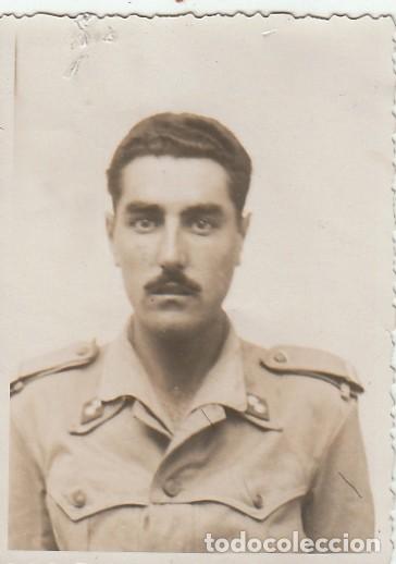 Militaria: Fotograf&iacute;a. Impactante retrato de militar con uniforme del Ejercito Espa&ntilde;ol. A&ntilde;os 40 ff
