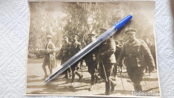 Militaria: Grupo de altos mandos militares acompa&ntilde;ado al ministro de la Guerra. A&ntilde;os 20.