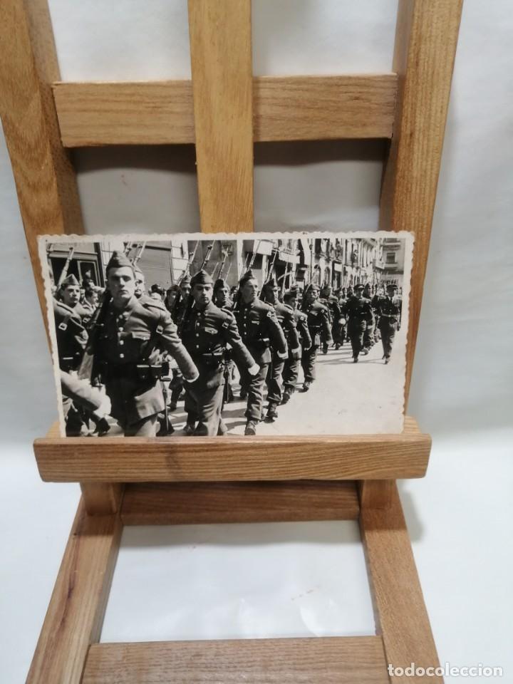 Militaria: FOTO MILITARES DESFILANDO