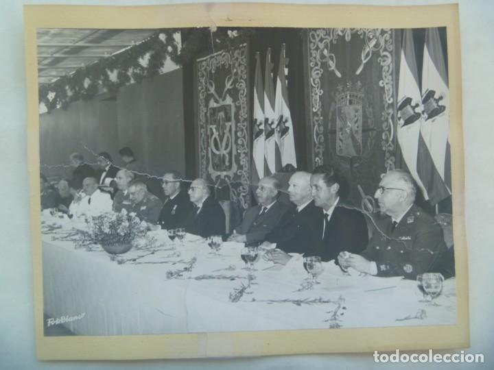Militaria: FOTO CAUDILLO FRANCO, OFICIAL MARINA MEDALLA MILITAR INDIVIDUAL, GENERAL AVIACION COLECTI... 17 X 23
