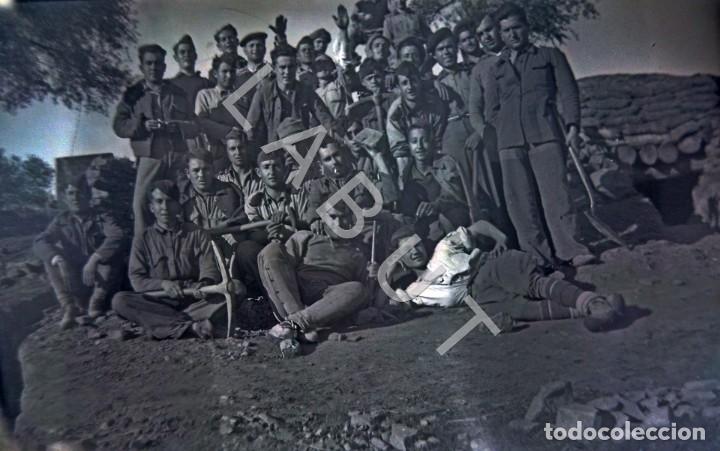 Militaria: TENIENTE DIVISI&Oacute;N AZUL CRUZ DE HIERRO NEGATIVO FOTOGRAFIA ALCAL&Aacute; DE GUADAIRA REGTO 269 C31