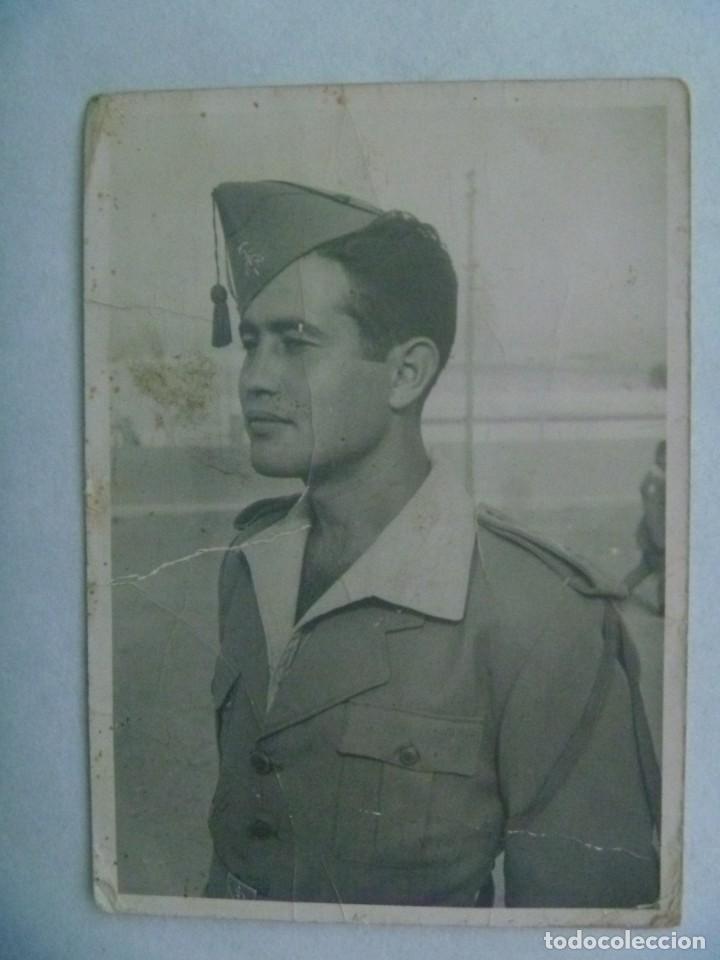 Militaria: LA LEGION : FOTO DE LEGIONARIO CON CHAPIRI Y GALON DE SOLDAD DE 1&ordf;. SIDI IFNI, 1951