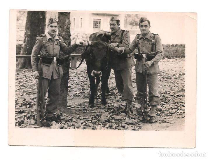 Militaria: SOLDADIOS ESPA&Ntilde;OLES EN FECHA 23 DE OCTUBRE DE 1953