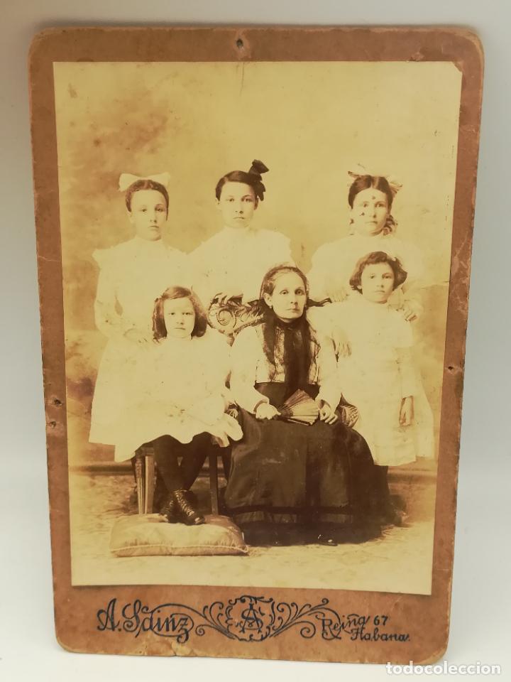 Militaria: FOTOGRAFIA DE FAMILIA CUBANA. HU&Eacute;RFANAS DE LA PATRIA. FOTO A.SAINZ. 1907. HABANA. 11 X 17CM. VER