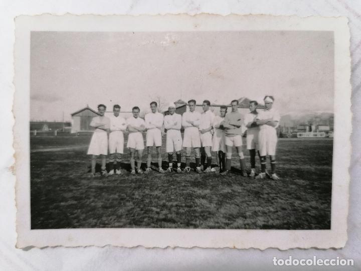 Militaria: FOTOGRAFIA EQUIPO DE FUTBOL DE LA ACADEMIA POSANDO, A&Ntilde;O 1932, MEDIDAS 8,5 X 6 CM