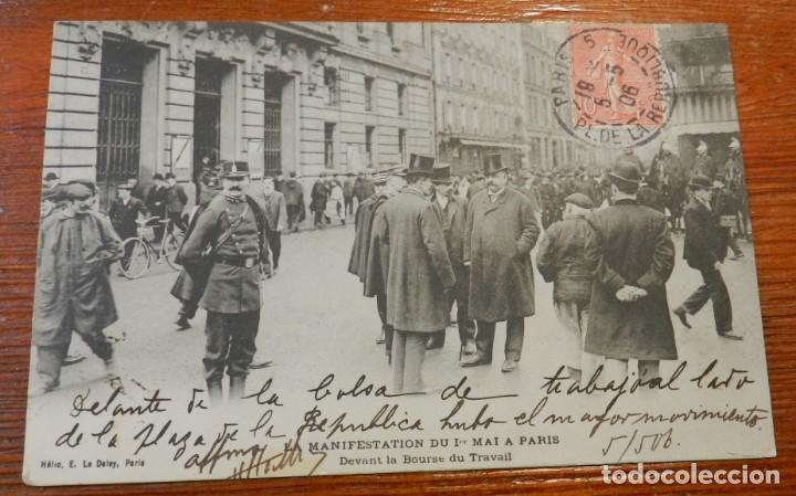 Militaria: POSTAL DE LA MANIFESTATION DU 1 MAI, PARIS, DEVANT LA BOURSE DU TRAVAIL, CIRCULADA.