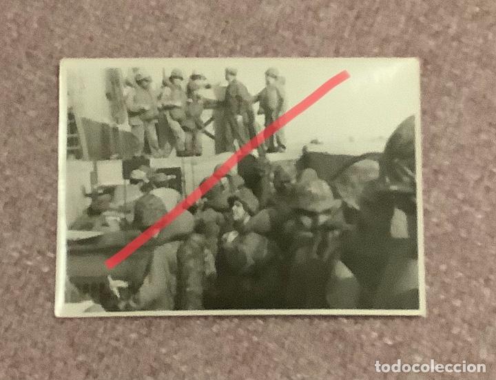 Militaria: Fotograf&iacute;a desembarco Infanteria de Marina