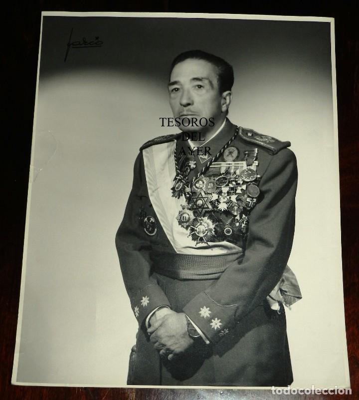 Militaria: ANTIGUA FOTOGRAFIA DE CORONEL CON MUCHISIMAS MEDALLAS, ES MUY GRANDE, MIDE 30 X 23,5 CMS. TIENE ALGU