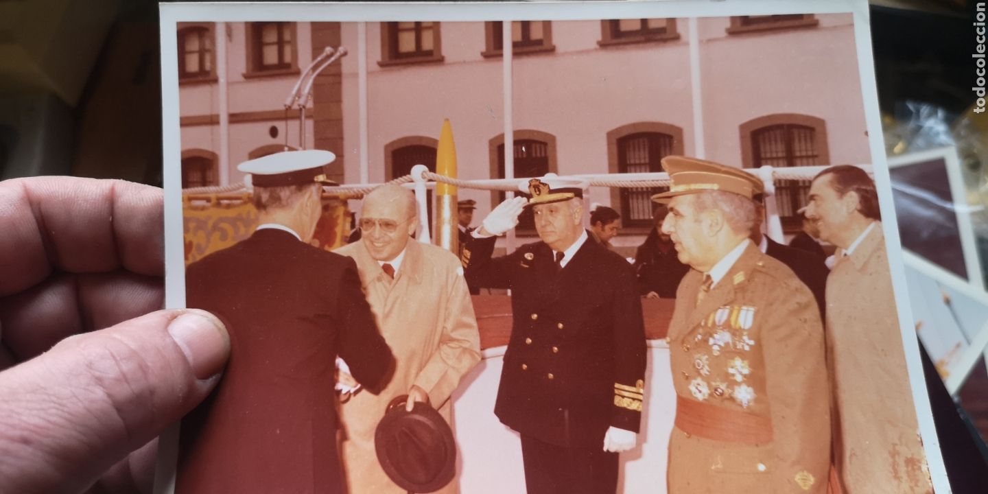 Militaria: Fotograf&iacute;a de la entrega de la fragata Extremadura 1976