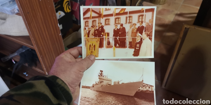 Militaria: Dos fotograf&iacute;as de la entrega de la fragata Extremadura 1976