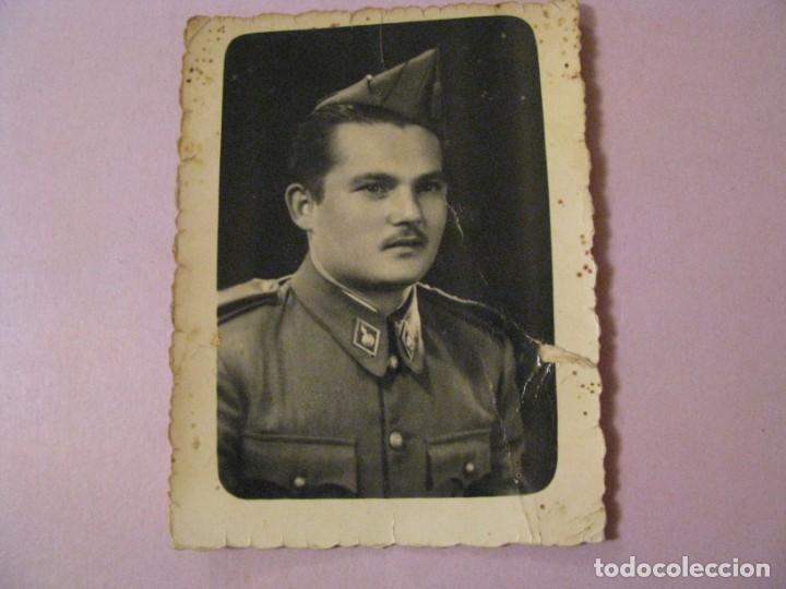 Militaria: FOTO DE UN MILITAR. 1958. 9X6,5 CM.