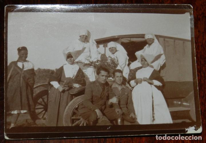 Militaria: Fotografia de grupo de enfermeras de la Cruz Roja del Hospital de Cala Bonita, Marruecos, Guerra del