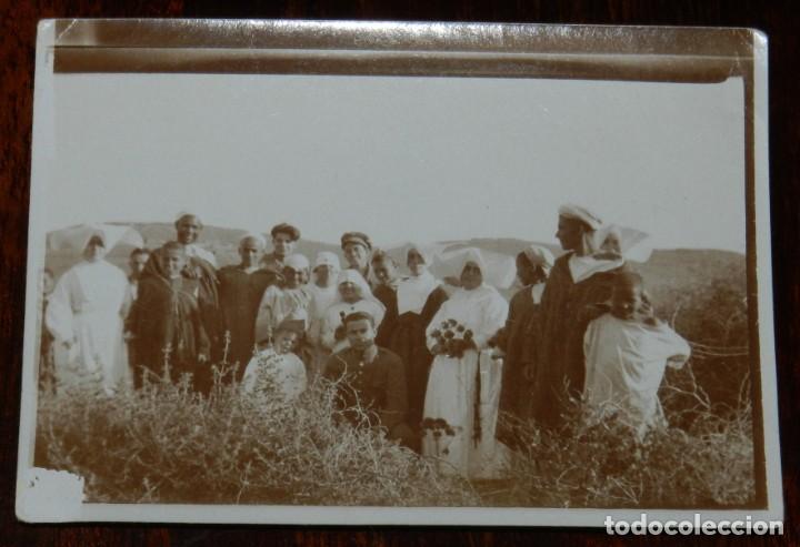 Militaria: Fotografia de grupo de enfermeras de la Cruz Roja del Hospital de Cala Bonita, Marruecos, Guerra del