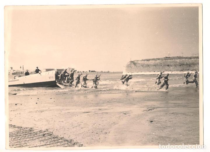 Militaria: SOLDADOS ITALIANOS EN MANIOBRAS EN LOS A&Ntilde;OS 40/50