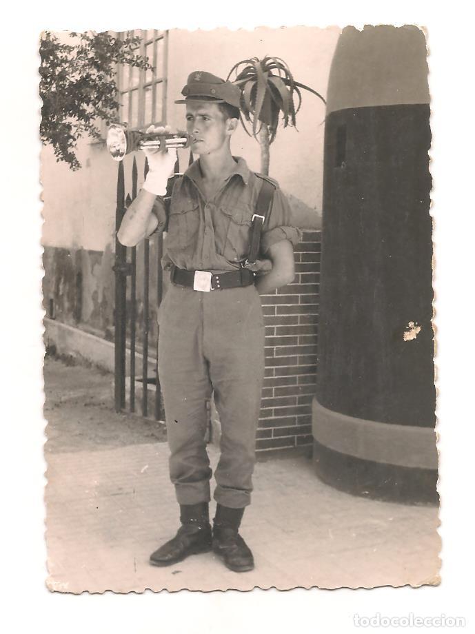 Militaria: SOLDADO ESPA&Ntilde;OL EN LOS A&Ntilde;OS 60 CON DEDICATORIA