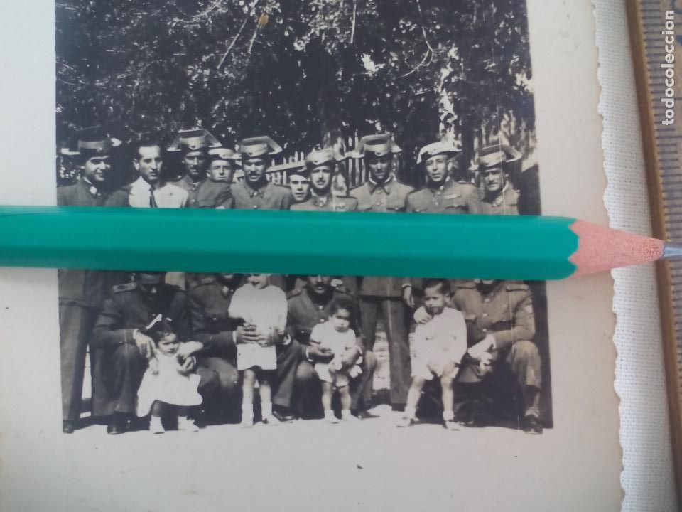 Militaria: ANTIGUA FOTOGRAF&Iacute;A, GRUPO DE GUARDIAS CIVILES CON SUS NI&Ntilde;OS. CREO QUE A&Ntilde;OS 40